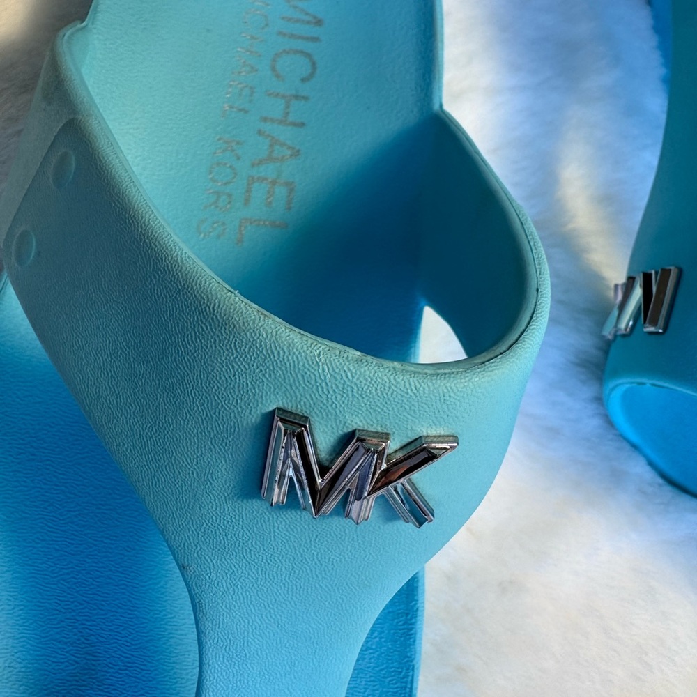 Michael Kors Lindsey Thong Turquoise Blue Slide Sandals Size 8 - Picture 3 of 7